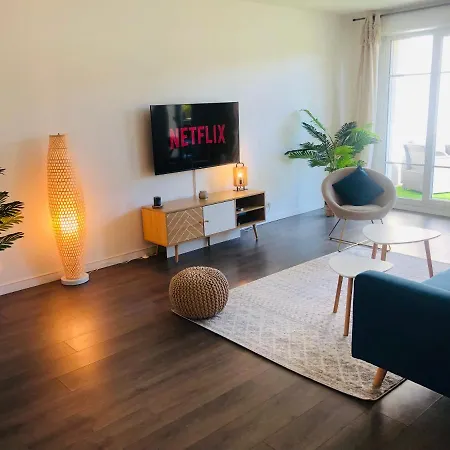 7 Minutes Disney/netflix/terrace/car Park * マニー＝ル＝オングル